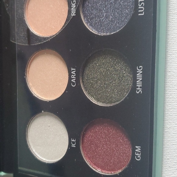 Diamond 14 Color Eyeshadow Palette - Picture 6 of 11